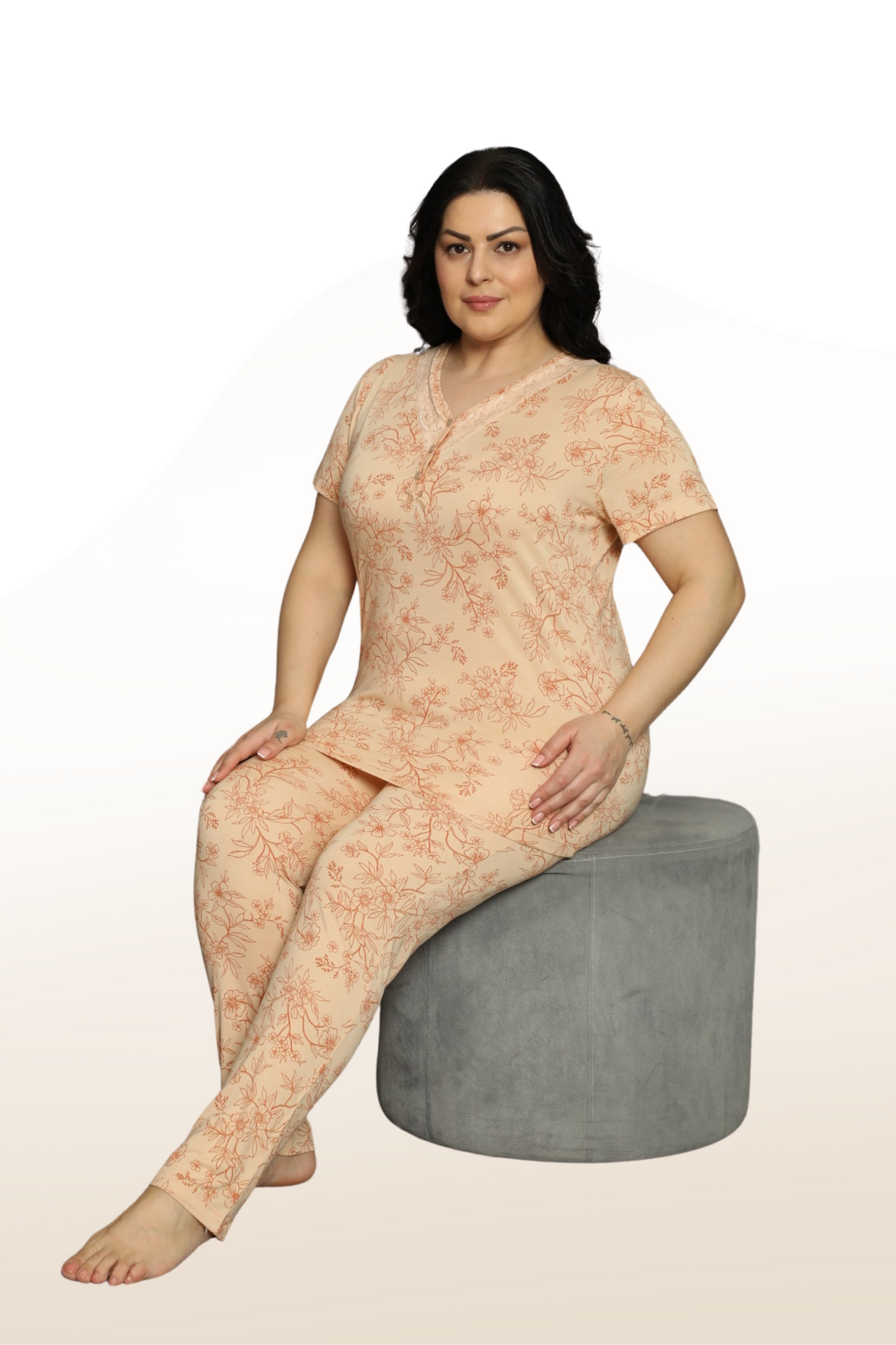 Ivy Pattern Short Sleeve Long Bottom Pajama Set: Elegant and Comfortable