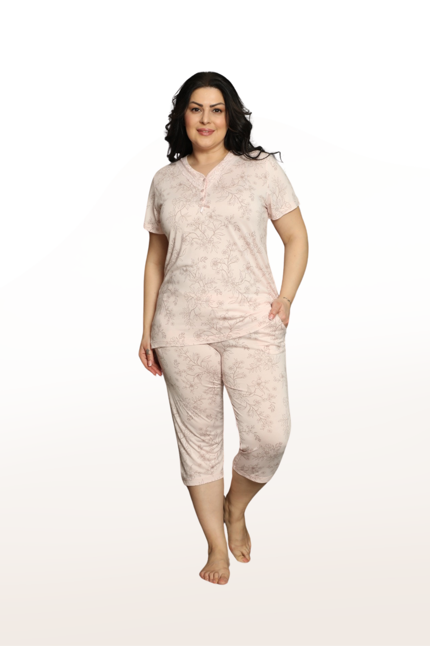 Ivy Pattern Short Sleeve Capri Bottom Pajama Set: Where Elegance and Comfort Meet